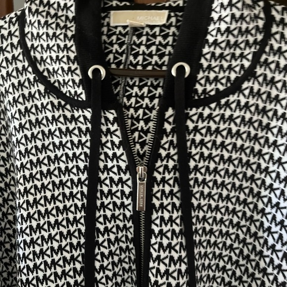 Michael Kors Zip Up Cape - Picture 4 of 8